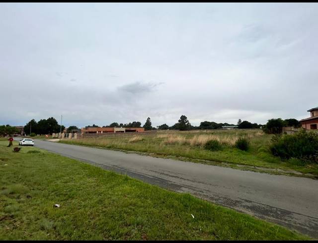 LAND FOR SALE IN SELCOURT